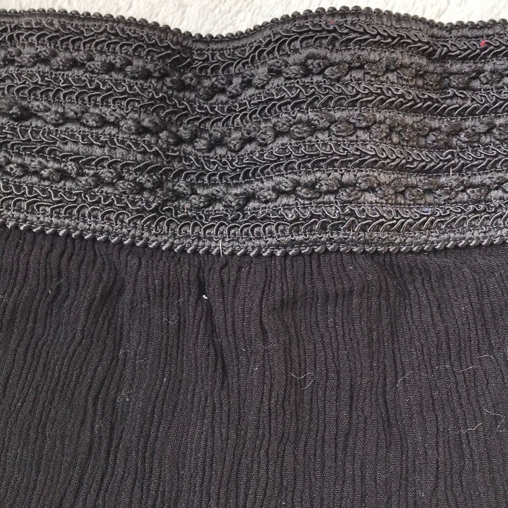 Shorts - Picture 2 of 4